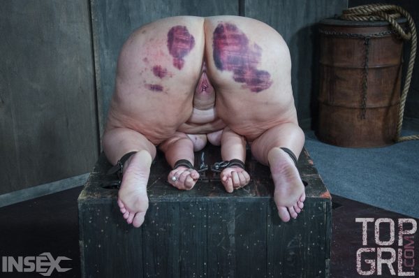 Толстая цыпочка подвергается экстремальным пыткам и избиениям в подземелье